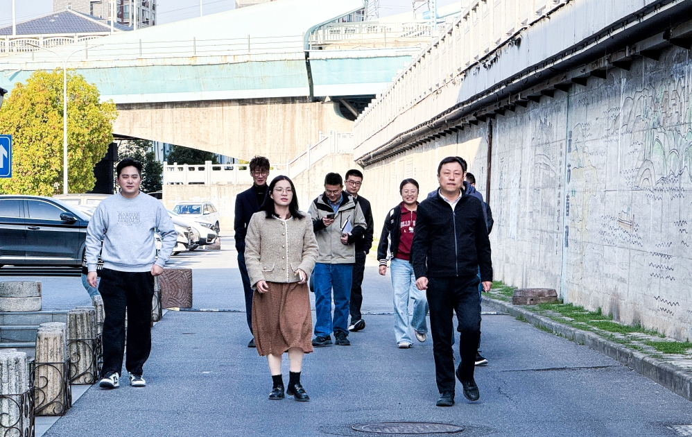 鏡湖區(qū)委常委、副區(qū)長(zhǎng)高偉來(lái)園調(diào)研指導(dǎo)工作